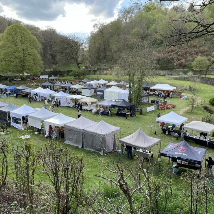 Le marché printanier à Clairefontaine