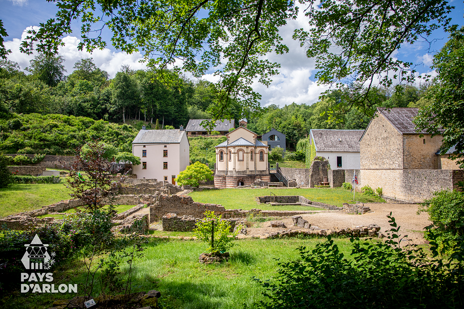 Abbaye de Clairefontaine Â© Maison du Tourisme du Pays d'Arlon (10)) LIGHT